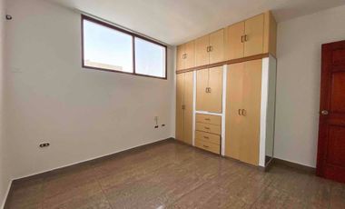 Departamento de dos dormitorios en alquiler, Kennedy Norte. Cerca de Escuela de los Chefs.