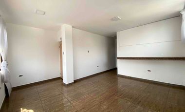 Departamento de dos dormitorios en alquiler, Kennedy Norte. Cerca de Escuela de los Chefs.