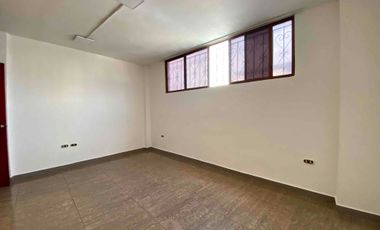 Departamento de dos dormitorios en alquiler, Kennedy Norte. Cerca de Escuela de los Chefs.