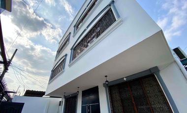 Departamento de dos dormitorios en alquiler, Kennedy Norte. Cerca de Escuela de los Chefs.