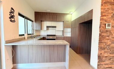 Casa en renta fraccionamiento Revolución