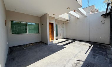 Casa en renta fraccionamiento Revolución