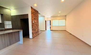 Casa en renta fraccionamiento Revolución