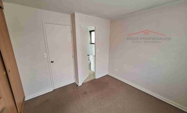 Se Arrienda Funcional y Amplia casa de dos pisos, Villa Los Canelos, comuna de Quillota.