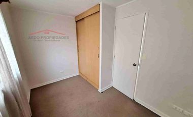 Se Arrienda Funcional y Amplia casa de dos pisos, Villa Los Canelos, comuna de Quillota.