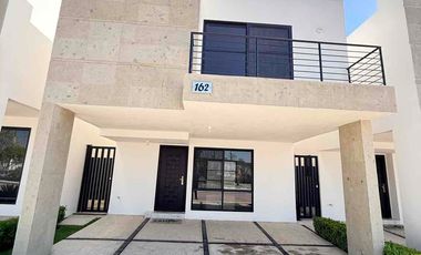 Casa residencial de 3 recámaras con alberca a 45 minutos de CDMX.