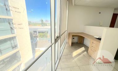 Arriendo oficina Chicureo con 3 privados, ubicación privilegiada