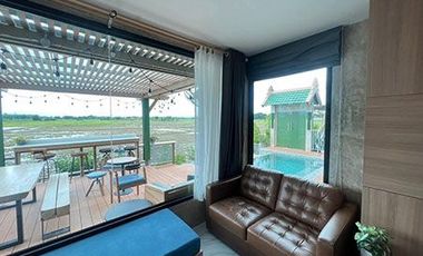 Luxuriously Pool Villa House for rent . near Phakoitai Fresh Market and Meechok plaza.