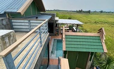 Luxuriously Pool Villa House for rent . near Phakoitai Fresh Market and Meechok plaza.