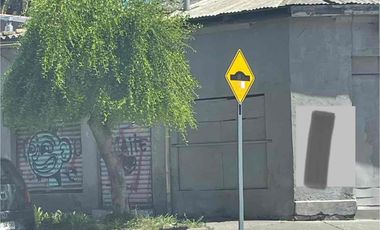 SITIO ESQUINA CON CASA ANTIGUA Y LOCALES COMERCIALES EN PENCO