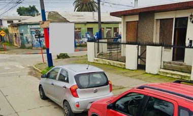 SITIO ESQUINA CON CASA ANTIGUA 300,87 MT2 (HABITACIONAL Y COMERCIAL EN CENTRO DE LA COMUNA DE PENCO)