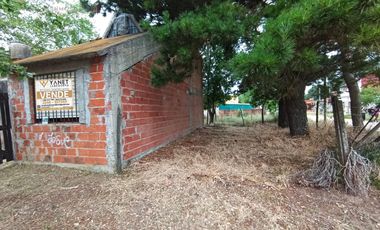 CASA EN VENTA A TERMINAR - 1/2 LOTE PROPIO