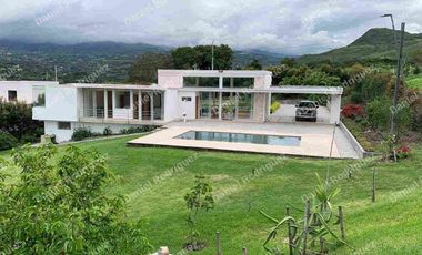 quinta de lujo en venta en Yunguilla sector puente Palacios Lotización privada