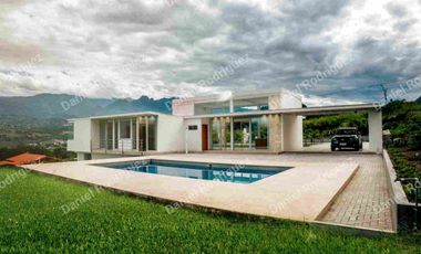 quinta de lujo en venta en Yunguilla sector puente Palacios Lotización privada