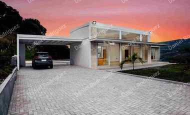 quinta de lujo en venta en Yunguilla sector puente Palacios Lotización privada