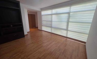 🚩Rento  departamento en la colonia. LA Martinica,  LEon  Gto.  ( malecón del rio y Lopez  Mateos )

Renta $ 12,000  con mtto 


💎2do piso 
💎Sala, comedor, cocina 
💎 cuarto de  lavado 
💎  3  recamaras,  la principal  con baño y vestidor 
💎 total  de baños  2 
💎 mt2  166
💎estacionamiento  para 2  autos 


Cerca  de Poliforum, parque explora, teatro bicentenario, Soriana, colegios como el Jassa, América  etc,  

Super  céntrico!!