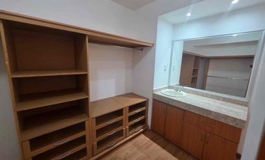 🚩Rento  departamento en la colonia. LA Martinica,  LEon  Gto.  ( malecón del rio y Lopez  Mateos )

Renta $ 12,000  con mtto 


💎2do piso 
💎Sala, comedor, cocina 
💎 cuarto de  lavado 
💎  3  recamaras,  la principal  con baño y vestidor 
💎 total  de baños  2 
💎 mt2  166
💎estacionamiento  para 2  autos 


Cerca  de Poliforum, parque explora, teatro bicentenario, Soriana, colegios como el Jassa, América  etc,  

Super  céntrico!!