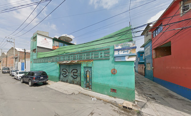 CASA EN VENTA CON DEPARTAMENTOS EN SAN JERONIMO TLALNEPANTLA DE REMATE