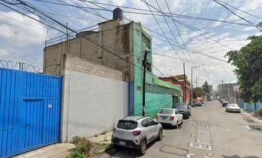 CASA EN VENTA CON DEPARTAMENTOS EN SAN JERONIMO TLALNEPANTLA DE REMATE