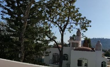 VENTA DE CASA EN RESIDENCIAL EXCLUSIVO CON ALBERCA PROPIA EN TLAYACAPAN, MOR.