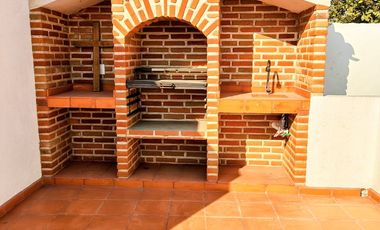 VENTA DE CASA EN RESIDENCIAL EXCLUSIVO CON ALBERCA PROPIA EN TLAYACAPAN, MOR.