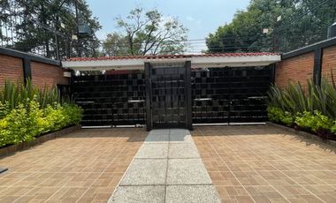 Casa en venta en Santa María Tepepan 4 Recámaras