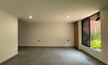 Casa en venta en Santa María Tepepan 4 Recámaras