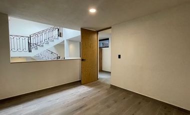 Casa en venta en Santa María Tepepan 4 Recámaras