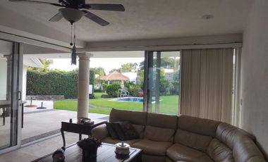 Casa en fracc. Lomas de cortes