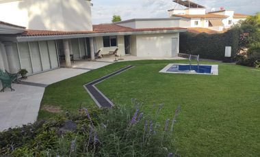 Casa en fracc. Lomas de cortes