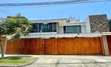 VENDO CASA EN CORPAC COMO TERRENO - ESTRATÉGICA UBICACIÓN - CERCA PABLO CARRIQUIRY, CANAVAL Y MOREYRA, ARAMBURÚ - SAN ISIDRO