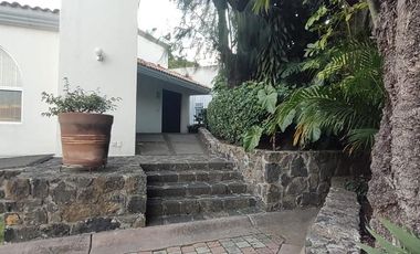 Casa en fracc. Lomas de cortes