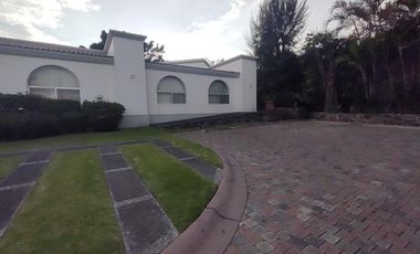 Casa en fracc. Lomas de cortes