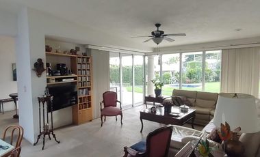 Casa en fracc. Lomas de cortes