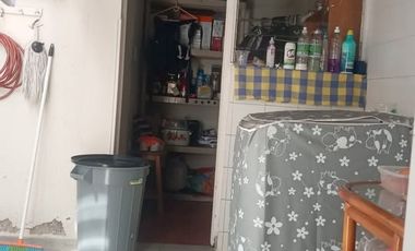 VENTA CASA DE TRES PISOS