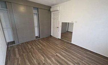 CASA CON PANELES  SOLARES Y ES SIN MUEBLES EN EL FRACCIONAMIENTO VILANOVA RESIDENCIAL