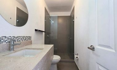 CASA CON PANELES  SOLARES Y ES SIN MUEBLES EN EL FRACCIONAMIENTO VILANOVA RESIDENCIAL