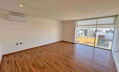Penthouse de 2 pisos en renta,Parque Lisboa