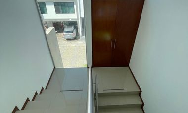 RENTA - CASA INCREIBLE – SAN JOSE ZONA AZUL