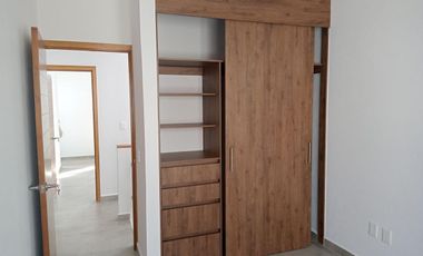 CASA SIN MUEBLES EN EL FRACCIONAMIENTO CORALES II