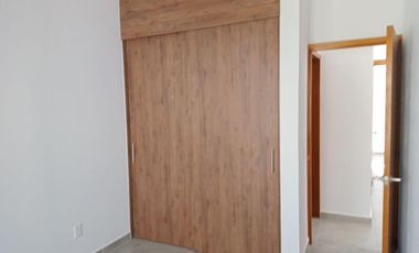 CASA SIN MUEBLES EN EL FRACCIONAMIENTO CORALES II