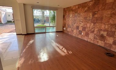 Se renta casa dentro coto privado ciudad tres marías cerca de corporativos y escuelas particulares