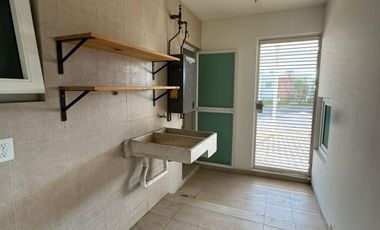 Se renta casa dentro coto privado ciudad tres marías cerca de corporativos y escuelas particulares