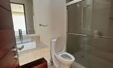 Se renta casa dentro coto privado ciudad tres marías cerca de corporativos y escuelas particulares