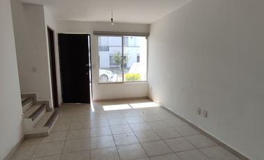 Casa en renta 3 recámaras 3 baños Residencial Murano, León, Gto. Privada con control de acceso y guardias de seguridad