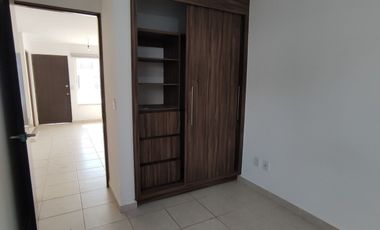 Casa en renta 3 recámaras 3 baños Residencial Murano, León, Gto. Privada con control de acceso y guardias de seguridad