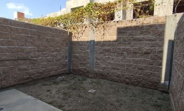 Casa en renta 3 recámaras 3 baños Residencial Murano, León, Gto. Privada con control de acceso y guardias de seguridad