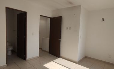 Casa en renta 3 recámaras 3 baños Residencial Murano, León, Gto. Privada con control de acceso y guardias de seguridad