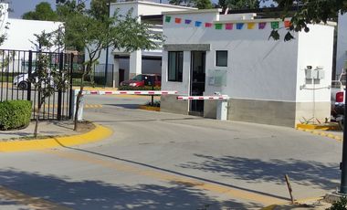 Casa en renta 3 recámaras 3 baños Residencial Murano, León, Gto. Privada con control de acceso y guardias de seguridad