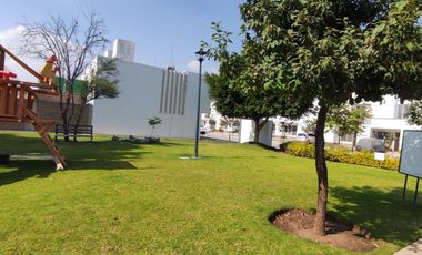 Casa en renta 3 recámaras 3 baños Residencial Murano, León, Gto. Privada con control de acceso y guardias de seguridad